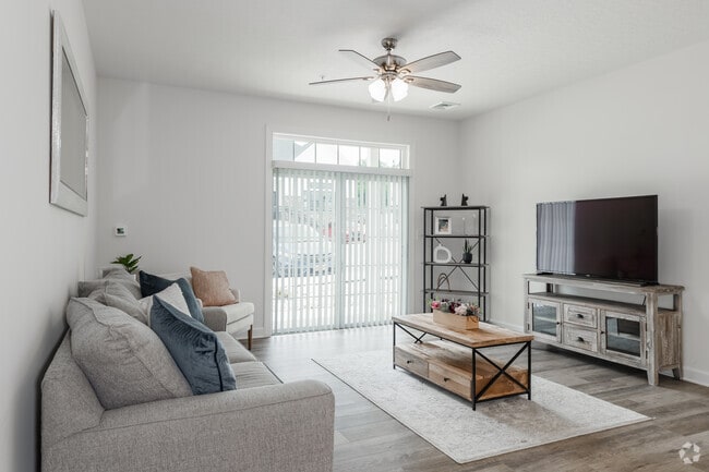 2BR, 2BA - 1,130SF