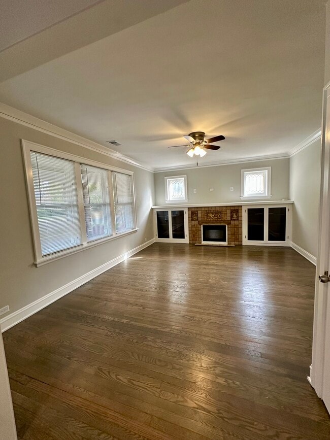 Photo - 2501 Grove St