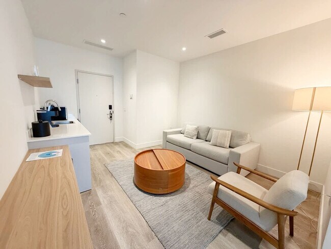 Photo - 239 SW 9th St Unit SI FL4-ID1520190P