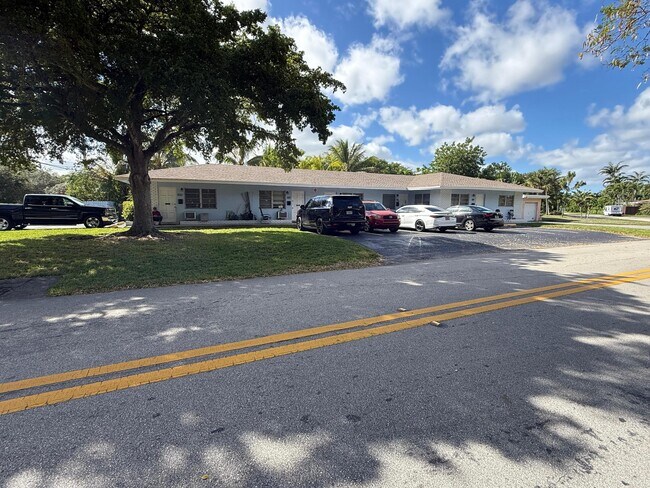 Photo - 826 NE 16th St