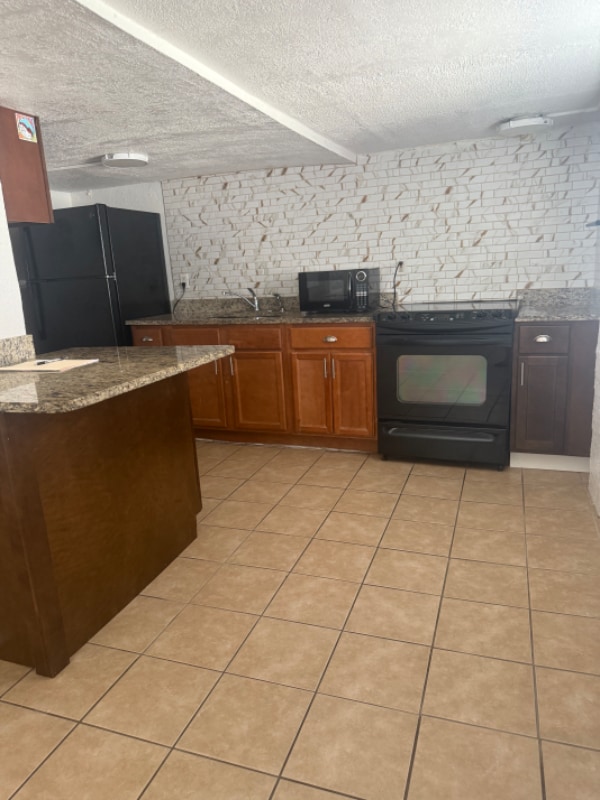 Building Photo - 23 S Hollywood Ave Rental