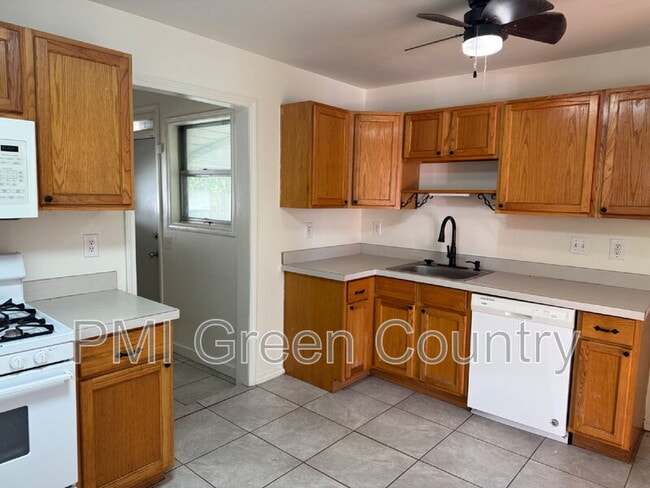 Photo - 6407 E King St