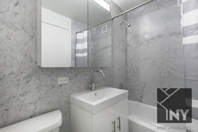 Photo - 4 bedroom in New York NY 10038 Unit 3207