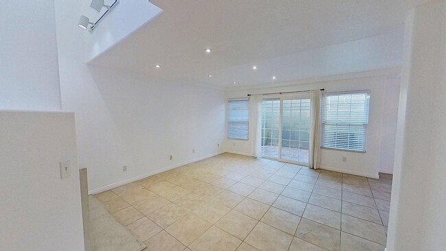 Photo - 24531 Santa Clara Ave