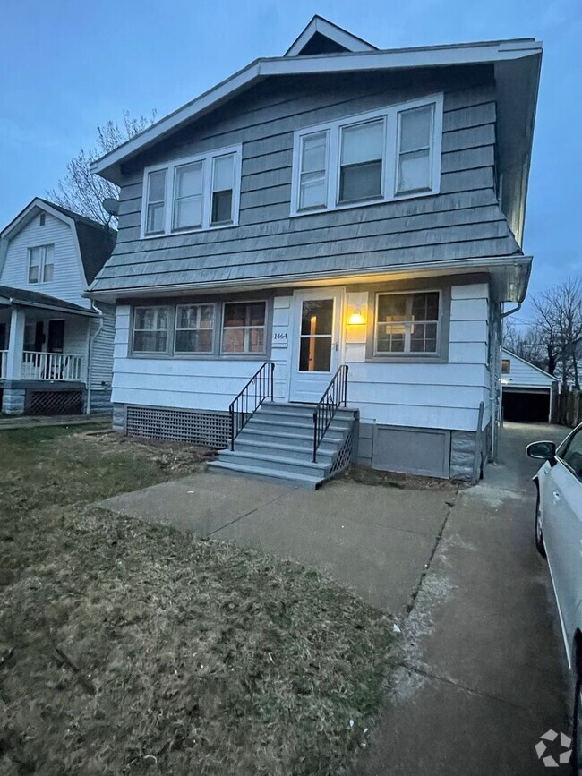 Building Photo - 1462 E 175th St Unit UP Rental