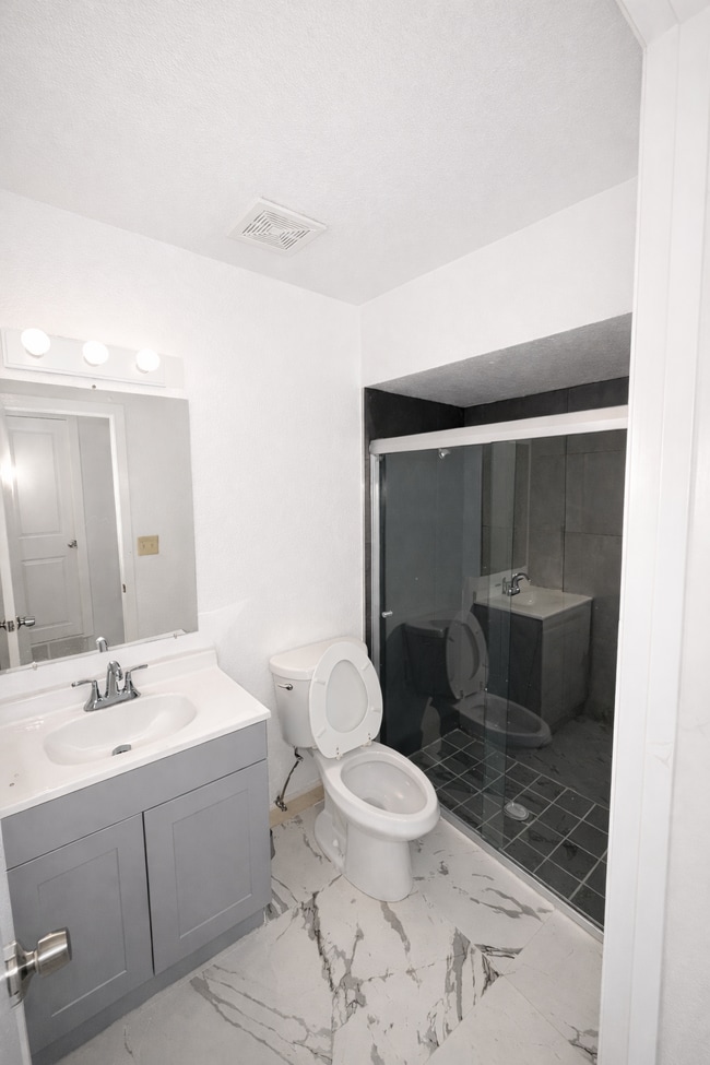 Photo - 1605 Common Dr Unit A