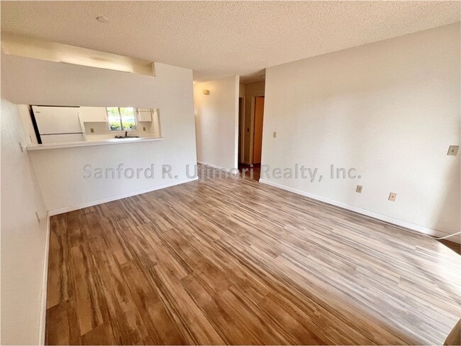 Building Photo - lumiu103 Unit 1