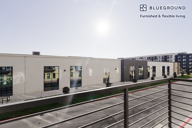 Photo - 212 W Highland Mall Blvd Unidad SI FL2-ID274