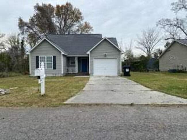 Building Photo - 3 BR 2 BA Maysville