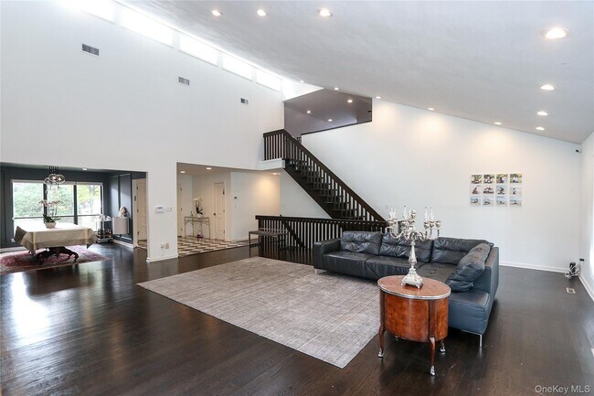 Photo - 35 Old Pond Rd