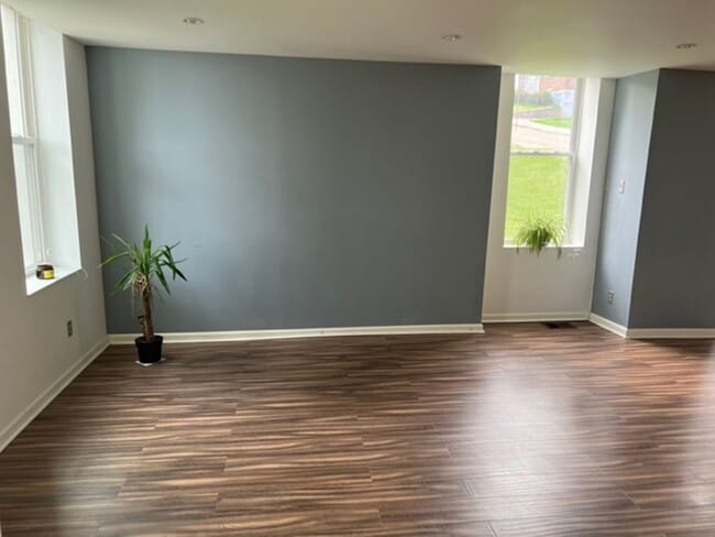 Photo - Spacious home 4 bedroom 2 1/2 bath Pittsburgh PA 15201