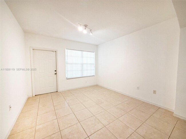 Photo - 308 Belmont Ln Unit 308