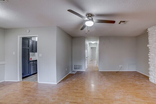 Photo - S Hudson Ave Duplex Unidad 3257