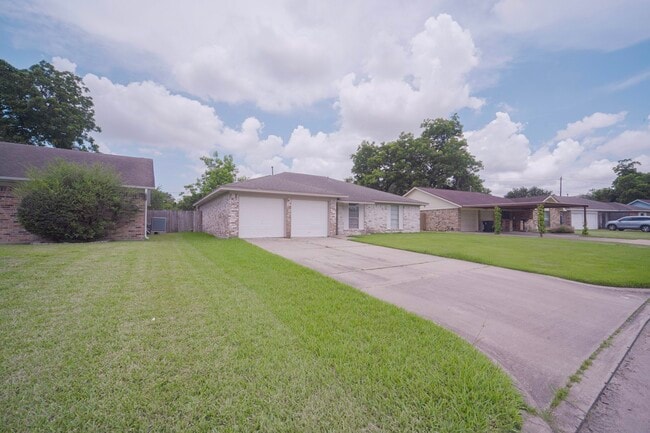 Photo - 9811 Mango St