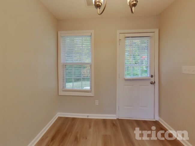 Photo - 73 Seagrave Ct