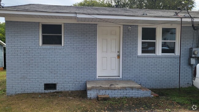 Building Photo - Two Bedroom duplex Available for Rent in L... Rental