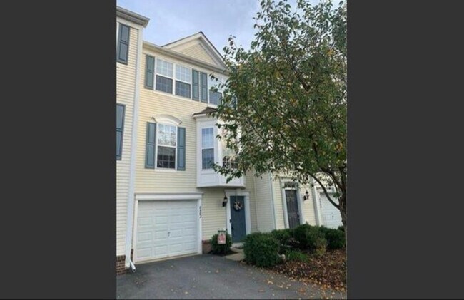 Photo - 8482 Putnam Ct