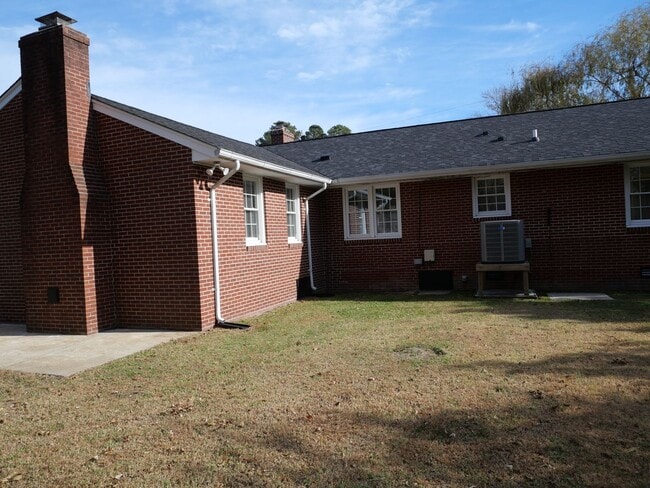 Photo - 8 Terrace Dr