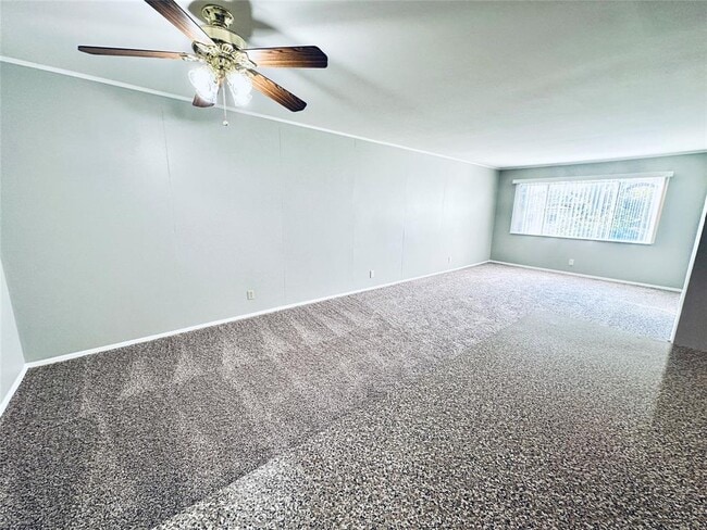 Photo - 601 W 11th St Unit 127