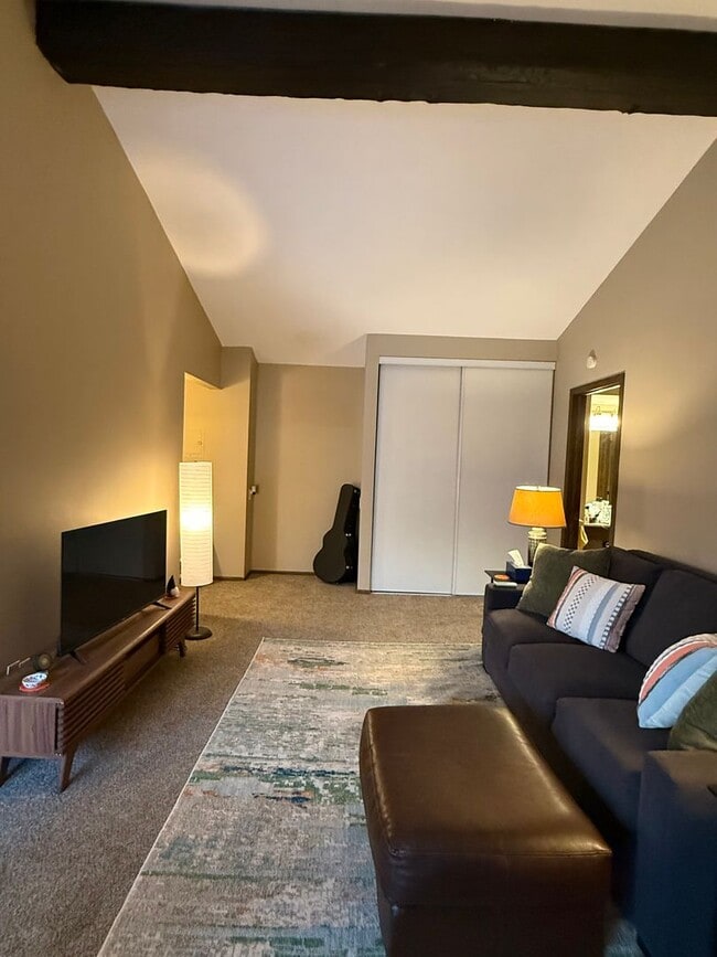 Photo - Spacious 2 bedroom in Hopkins Unit 928-5