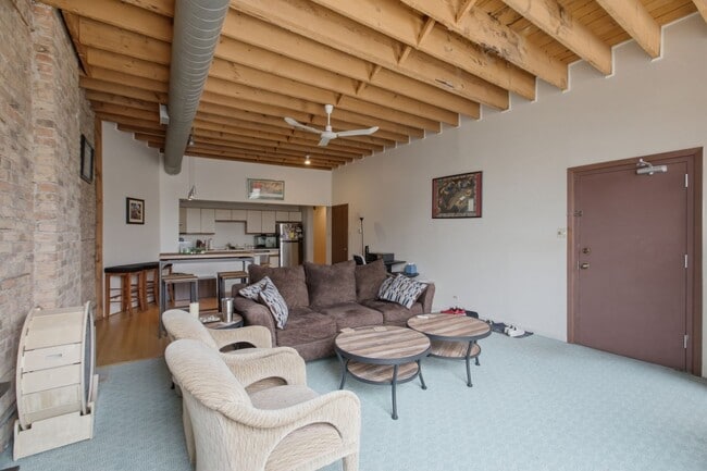Photo - 660 W Grand Ave Unit 660 W Grand