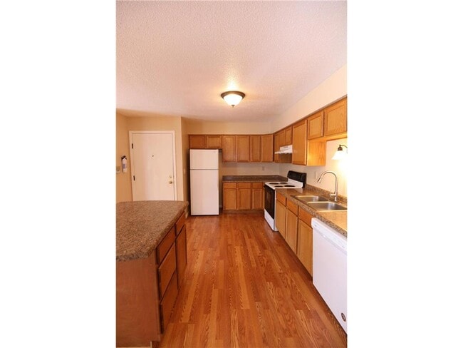 Photo - 926 Wescott Trail Unit 201