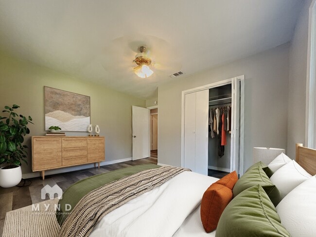 Photo - 404 N Kenwood Rd