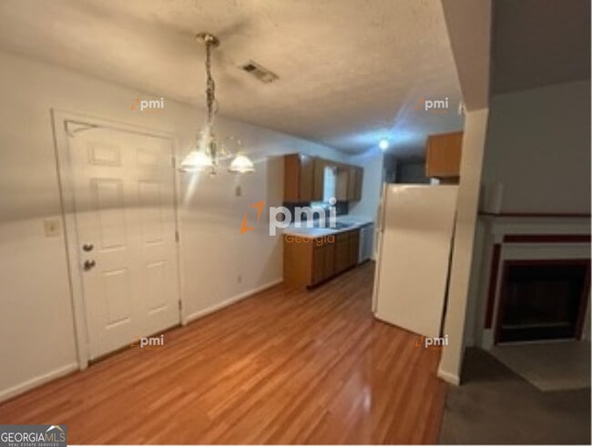 Photo - 2720 Sapphire St