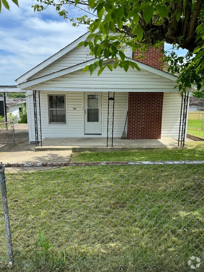 Building Photo - 1558 2nd St Rental