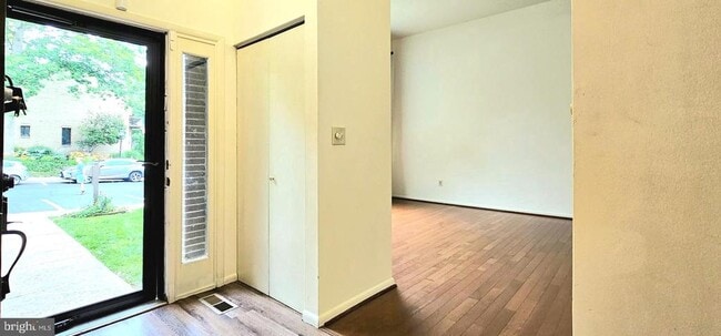 Building Photo - 8729 Sheridan Farms Ct