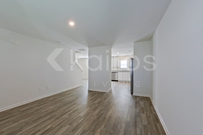 Photo - 837 VISTAMOUNT PATH