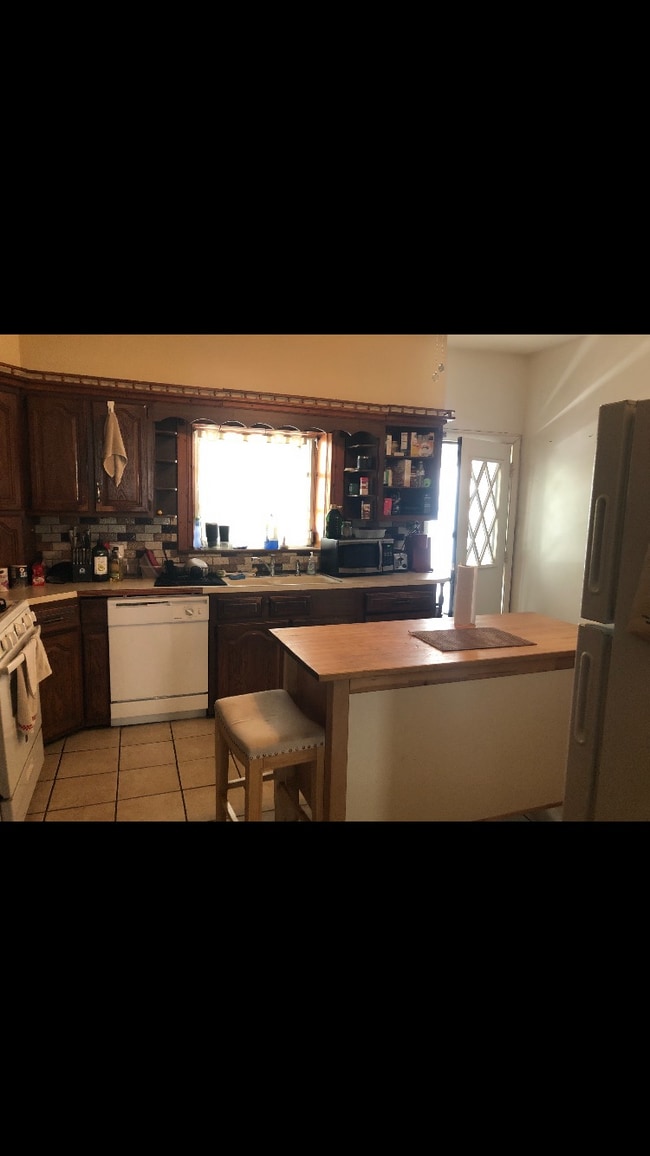 Photo - 221 Wendover St