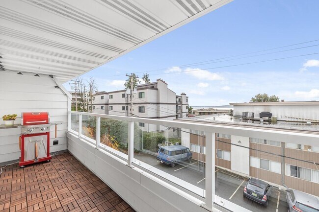 Photo - 15010 Roper Ave Unit 302