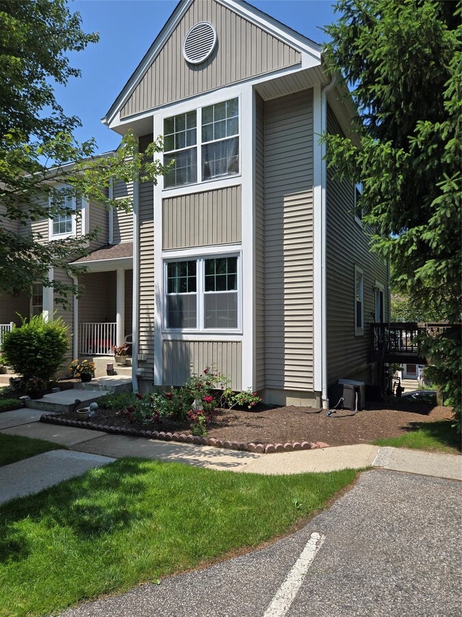 Photo - 29 Stone Creek Ln Townhome
