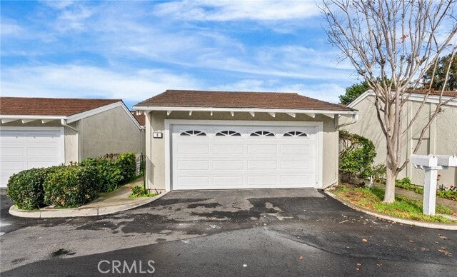 Building Photo - 8 Acorn