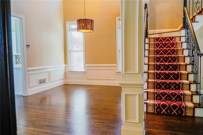 Photo - 1127 Ashton Bluff Dr NE