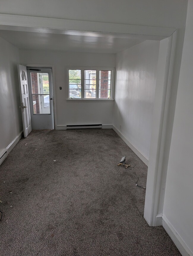 Building Photo - 126 1/2 Elizabeth St Rental