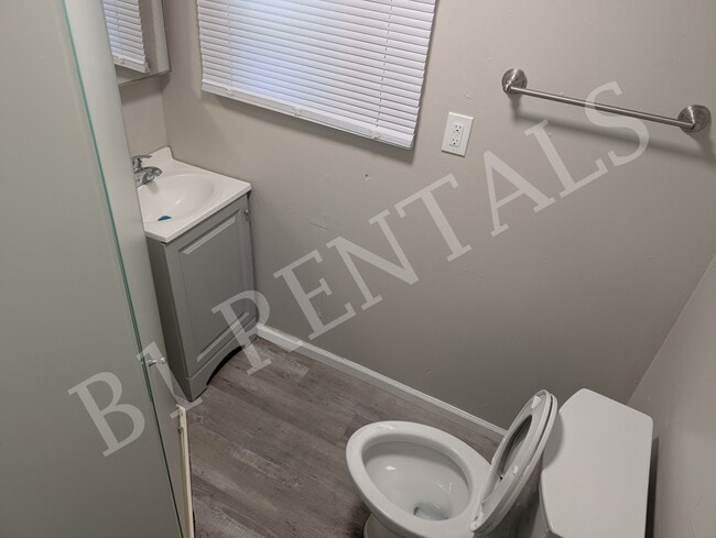Photo - 361 Hege Ave
