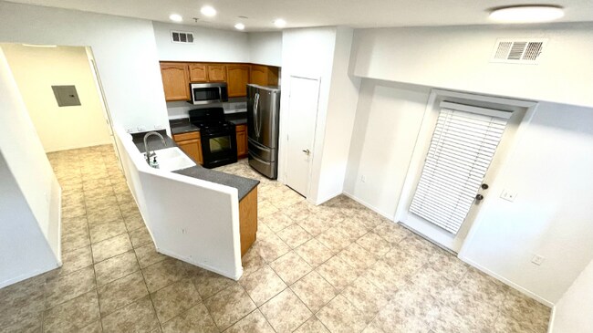 Photo - 10245 S Maryland Pkwy Unidad 144