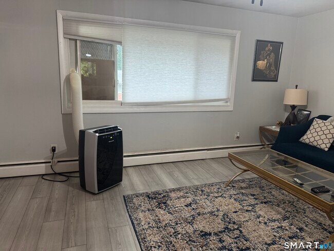 Photo - 44 Racebrook Dr Unit B