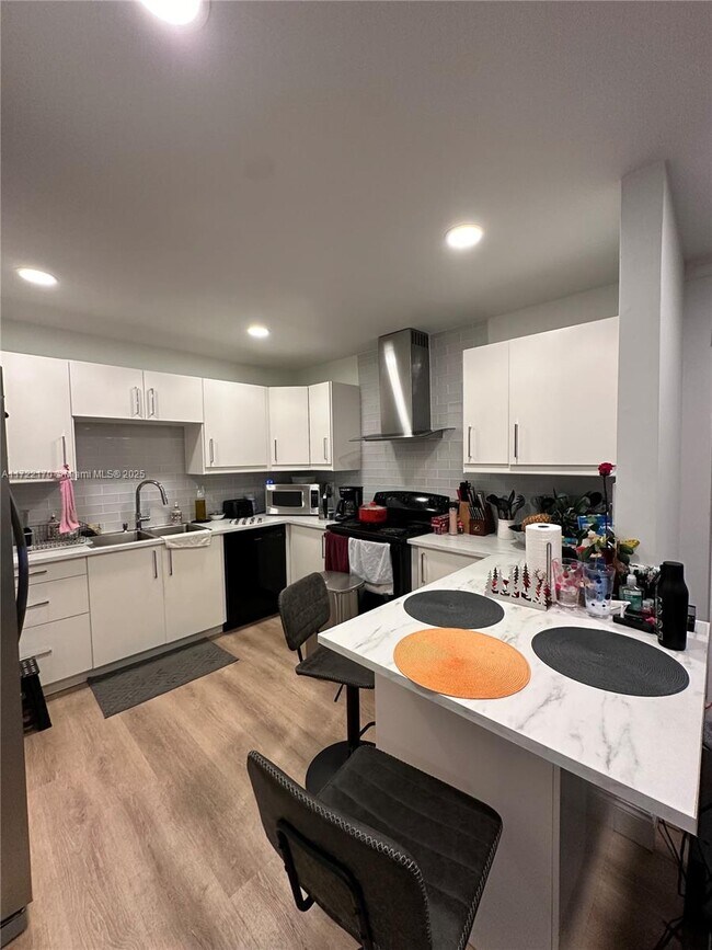 Photo - 5100 SW 41st St Unidad 328