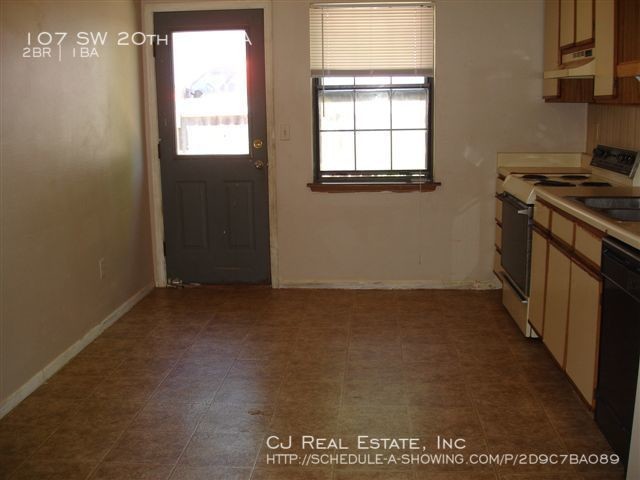 Photo - 107 SW 20th St