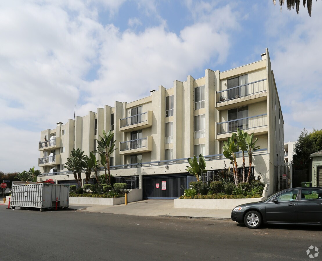 Photo - Venice-Barry Apartments