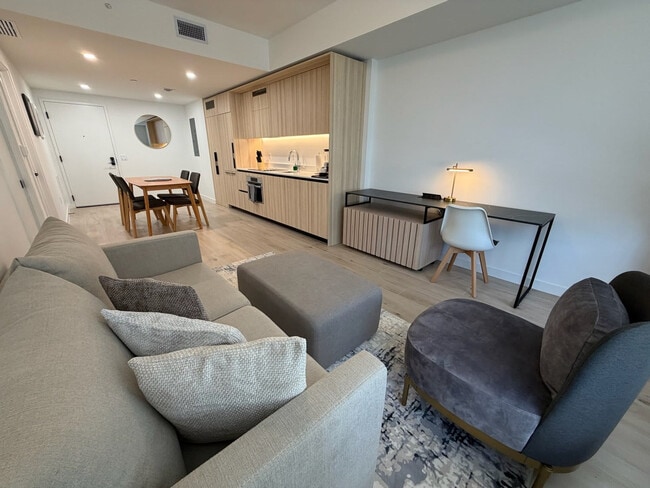 Photo - 225 N Miami Ave Unidad FL17-ID1382978P