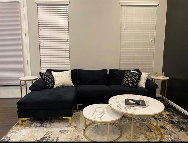 Photo - 5610 Patrick St