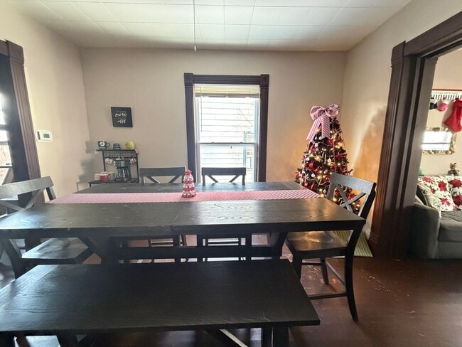 Photo - Spacious Three Bedroom Single Family near John Ball Zoo!