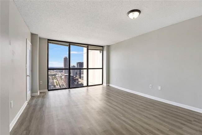 Photo - 1280 W Peachtree St NW Unidad 3304