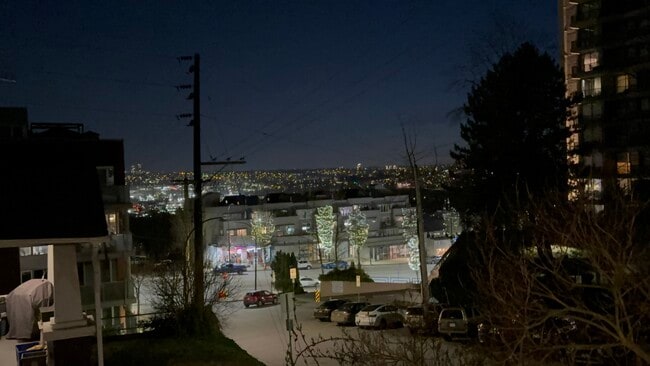 Photo - 306 Esmond Av