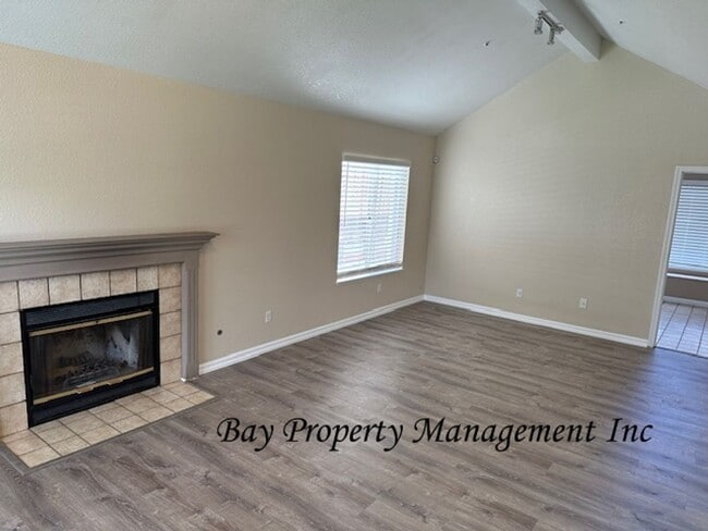 Photo - Charming 2 Bedroom, 2 Bath Home in Creekbr...