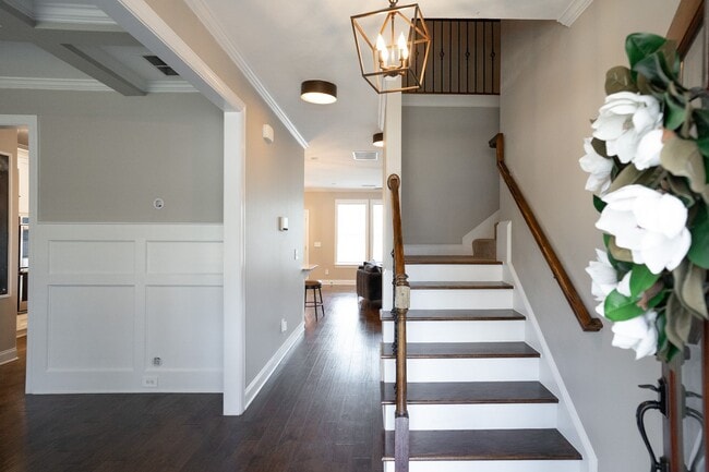 Photo - 657 Tree Top Trl